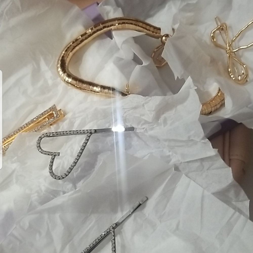Monat hait clips